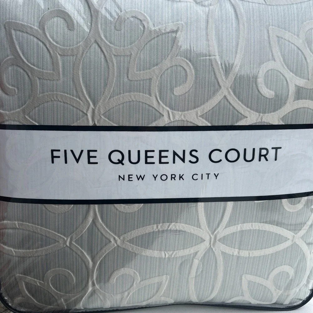 Five Queens Court Nouveau Spa Queen 4 Piece Comforter Set Geometric NEW